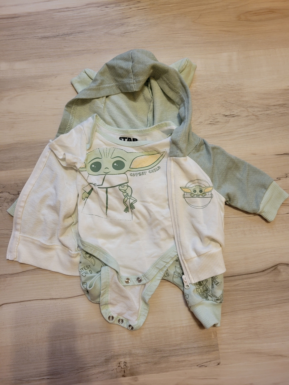 Star Wars Baby Yoda Green Hoodie Pants And Onesie Three-Piece Set